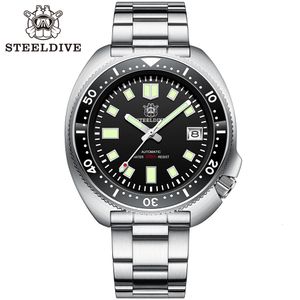 Montres-bracelets SD1970 Steeldive Marque 200M Verre saphir étanche 44MM Hommes NH35 Montre de plongée avec lunette en céramique 230506