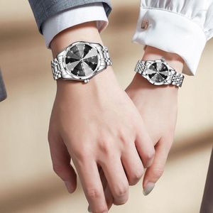 Montres-bracelets vendent des montres de couple hommes et femmes mouvement à quartz étanche décontracté sa paire pour les couples