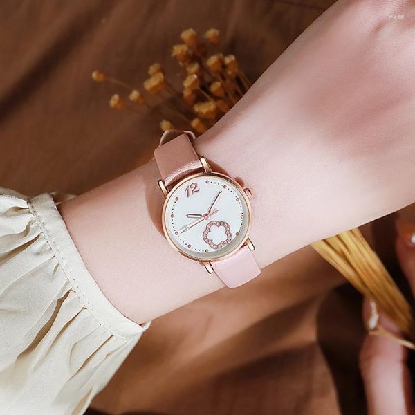 Relojes de pulsera Reloj de marca simple para mujer Correa de cuero fina Relojes de cuarzo Ocio y moda para damas al por mayor