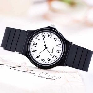 Montre-bracelets Simple Fashion Quartz Watch for Women étudiant étudiant regarde SILICONE SCRAP Watch Wholesale Reloj Mujer Elegante Reloj de Mujer 240423