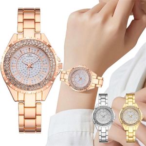 Montres-bracelets Montres pour femmes de mode simple Bracelet en acier inoxydable Ceinture d'affaires Montre à quartz Femmes Tempérament Diamants Strass Horloge