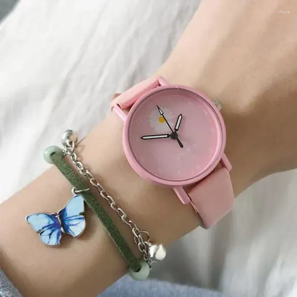 Montres-bracelets Simple rond Quartz dessin animé fleur cadran décontracté montres bracelet en cuir pour femmes horloge à la mode montre-bracelet étanche