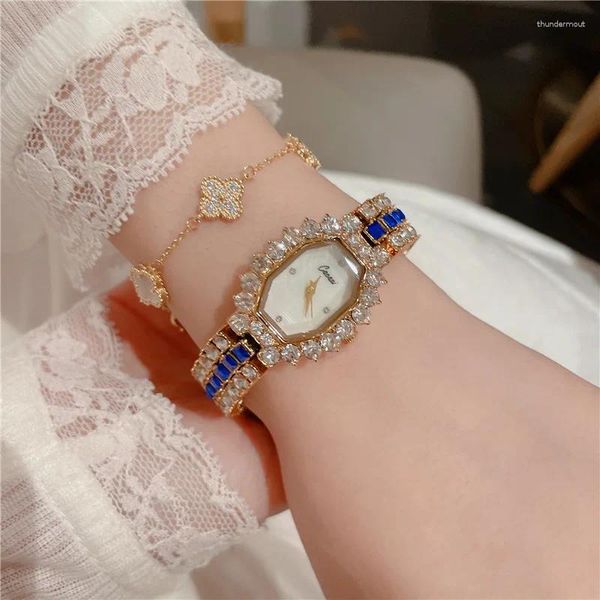 Montre-bracelettes Bracelet pour femmes élégantes Watchs Fashion Ladies Square Regardez le quartz en diamant complet Clcok Alliage décontracté vintage