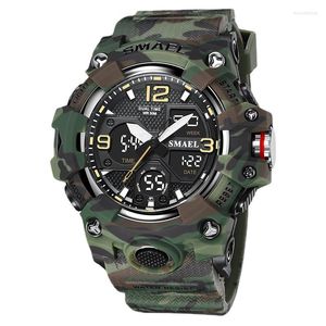 Relojes de pulsera Reloj deportivo Militar para hombres Reloj despertador Cronómetro LED Luz trasera digital Pantalla de hora dual 8008 Relojes para hombres a prueba de agua