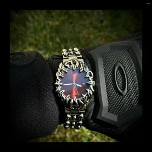 Horloges Spots Original Claw Alamaster Style Retro Y2K Europees en Amerikaans horloge Alien Advanced Instagram met hetzelfde niche-ontwerp