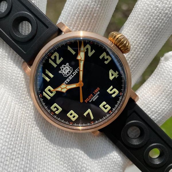 Relojes de pulsera Steeldive Llegada SD1903S 46.5mm Caja de bronce sólido de gran tamaño Reloj de buceo Súper luminoso C3 Corona única 200M Buceo Hombres