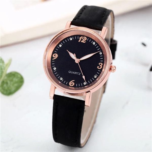 Wallwatches Style Fashion Fashion Femury Leather Band Analog Quartz Wallwatch Ladies Watch Women Vesting Black Reloj