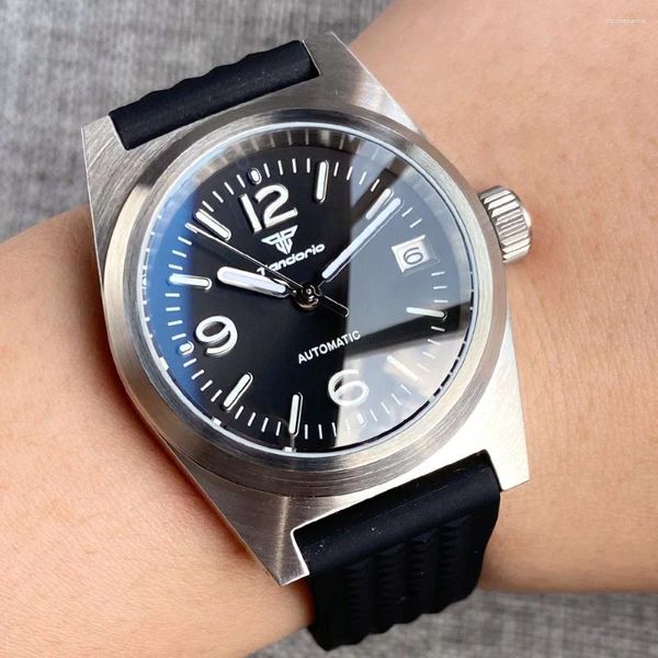 Relojes de pulsera Tandorio Vintage 38 mm Diver 200 m impermeable NH35A Hombres Reloj Negro Verde Reloj de pulsera Lume Marks AR Arched Sapphire Glass