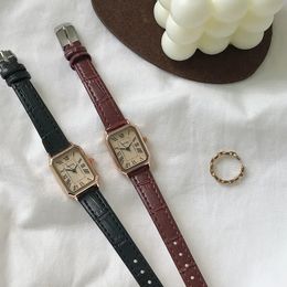 Horloges De rechthoek minimalistische dames ultradunne horloges lederen band antieke Romeinse wijzerplaat schaal quartz horloge relogio feminina 231215