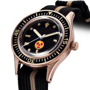Montre-bracelets épine de cinquante brasses Watch Cusn8 Bronze stérile 40 mm NH35 Mouvement Saphir Crystal C3 Lumineux 20 barques Automatique