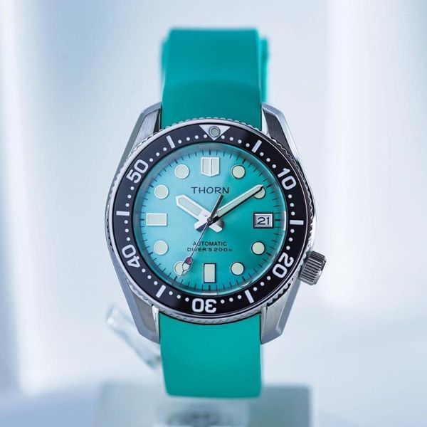 Relojes de pulsera THORN Reloj de buceo para hombre Esfera azul Cristal de zafiro Japón NH35 Movimiento automático 200 m Correa de goma Super Green Lume impermeable