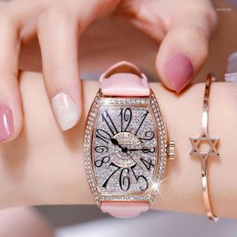 Polshorloges tonneau -vormige digitale diamanten wijzerplaat horloge voor dames echte lederen band waterdichte kwarts pols vrouw kerstcadeau