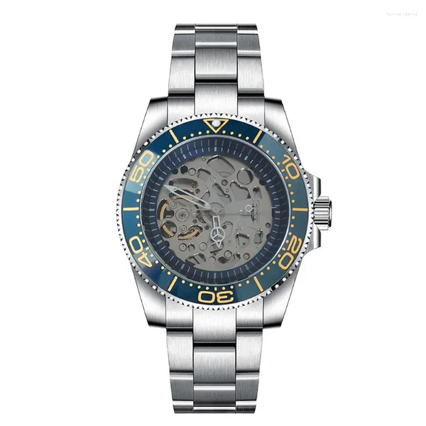 Relojes de pulsera Reloj 40m Caja de acero de precisión con correa de arena completa Cristal de zafiro azul Ahuecado Dial Sombra interior Movimiento NH70