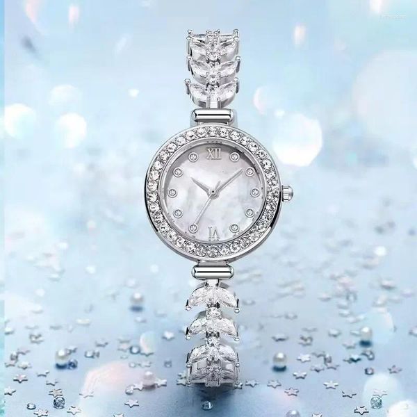 Relojes de pulsera Reloj para mujer Venta de sirena Luz de lujo Moda Conjunto de diamantes Temperamento simple para mujer Pulsera pequeña
