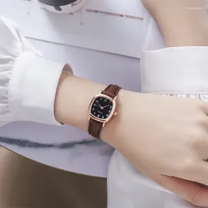 Polshorloges kijken naar luxe horloges voor dames diamant bezaaid retro vrouwelijke dames riem terug kwarts relogio feminino