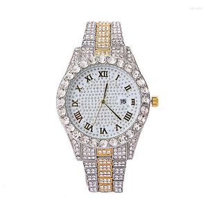 Montres-bracelets Montre Échelle Romaine Homme Acier Bande Plein Ciel Calendrier Unique Diamant Femme Quartz Haut de gamme Strass