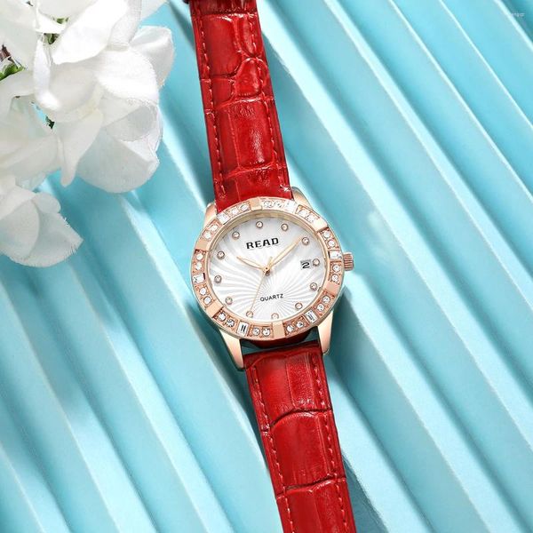 Montre de montres-bracelets avec un mouvement de diamant Crystal Mouvement Casual Leather Band Watchs Water Water Femme Girls Gifts Gift