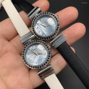 Montres-bracelets en gros liquidation ventes 1lot 7pcs corée filles étudiants montres en cristal étanche bracelet en cuir montre quartz shell femmes