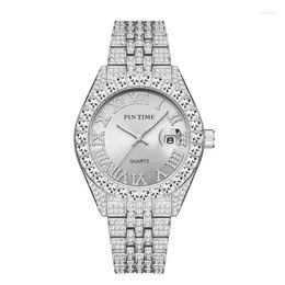 Montre-bracelettes en gros hommes femmes bling couple regarde diamant complet glacé au quartz rome cadran robe décontractée horloge montre