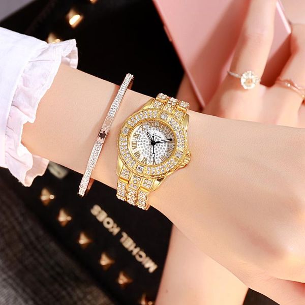 Relojes de pulsera Venta al por mayor Reloj con correa de acero con diamantes estrellados Reloj de aleación para estudiantes de moda para damas de lujo Relojes de pulsera