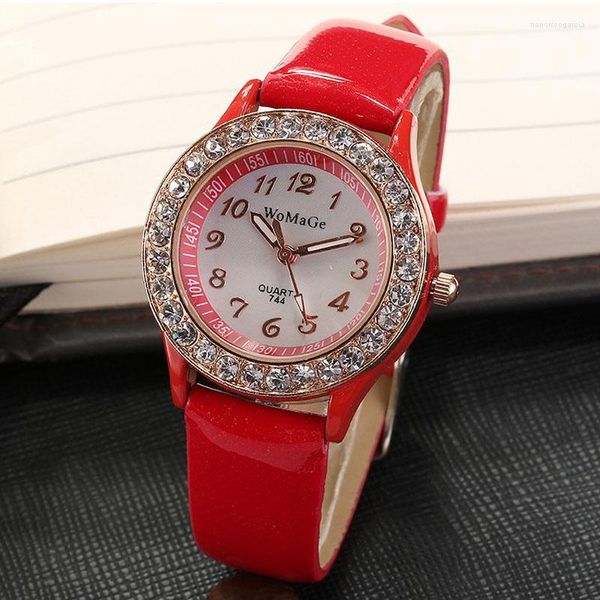 Montres-bracelets WOMAGE Femmes Montres Casual Dames Cristal Femmes Montre-Bracelet À Quartz Bracelet En Cuir Montre Femme