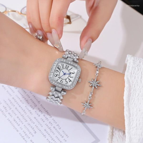 Montres-bracelets Femmes Alliage Plein Diamant Montre-Bracelet Britannique Cadran Numérique Romain Montre De Loisirs Relojes Para Mujer