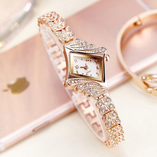 Relojes de pulsera Relojes para mujer Cadenas Zircon Estudiantes escolares Lady Thin Fashion Rhombus Dial Plate