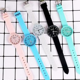 Polshorloges dames snoepkleur kwarts pols horloge lady silicone band eenvoudige stijl horloges voor luxe relojes para mujer 1pcwristwatches