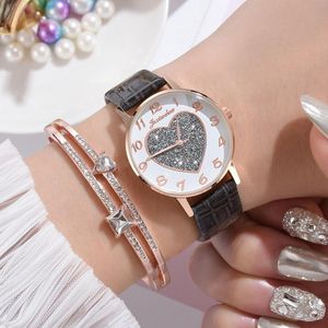 Montres-bracelets Femmes Diamant Montre Cadran Bracelet Montres Ensemble Dames Bracelet En Cuir Quartz Montre-Bracelet Coeur Éclat Femme Horloge Zegarek Damski