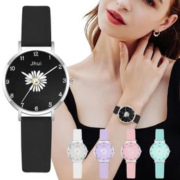 Montres-bracelets Femmes Élégant Simple Daisy Modèle Quartz Montre Mode Casual Gilrs 'Horloge En Cuir Dames Robe Montre-Bracelet Relogio Feminin