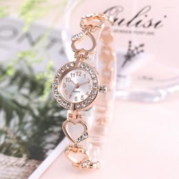 Montres-bracelets femmes mode amour coeur forme montres luxe 2023 cadran en cuir dames Bracelet ensemble Quartz poignet Montre Luxe Femme