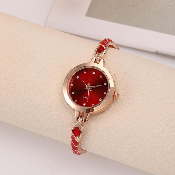Montres-bracelets femmes montre à Quartz légère petit cadran pointeur affichage montre-bracelet pour cadeau d'anniversaire idéal pour la saint-valentin
