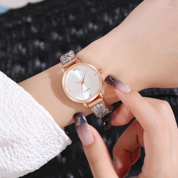 Montre-bracelets Bracelet étincelante Bracelet de quartz Fashion and Temperament Starry Sky Dial Swirewatch Wholesale