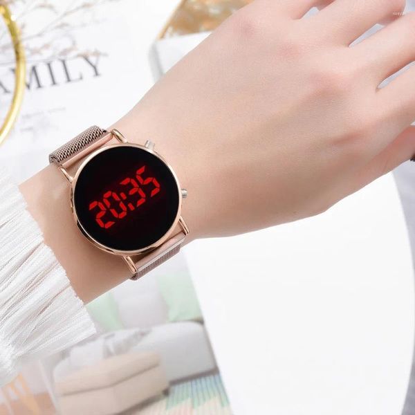 Relojes de pulsera Reloj de aleación para mujer Banda Electrónica Comercio exterior Moda LED Pantalla digital a prueba de explosiones