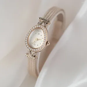 Relojes de pulsera Luz de lujo para mujer Pequeño mercado Perla de alto grado Puntero fresco y vintage a prueba de agua