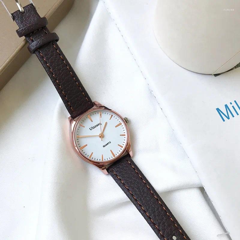 Armbanduhren Damen-Luxusuhr, Edelstahl-Zifferblatt, schlicht, lässig, exquisite Ledergürteluhren mit modischem Quarz-Stil