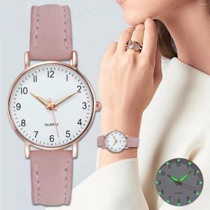 Montres-bracelets Montre-bracelet en cuir mat pour femmes Montre-bracelet analogique lumineuse avec boucle ardillon pour les mariées Banquet de mariage Portant