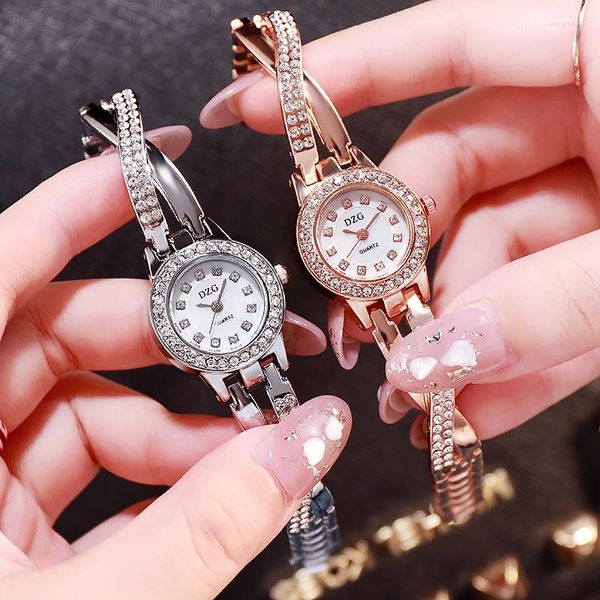 Montres-bracelets montre pour femme diamant mode petit cadran spirale couronne Quartz décontracté dames robe horloge rétro
