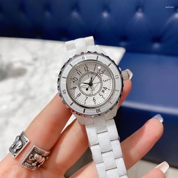 Relojes de pulsera Relojes para mujer Reloj de lujo de alta calidad 33 mm Todo ladrillo Diseñador de moda Esfera blanca Cuarzo Regalo para niñas