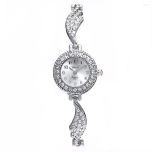 Montres-bracelets Montre à quartz en alliage d'aile pour femme Full Diamond Luxe pour femmes Montres