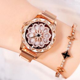 Orologi da polso da donna Orologio creativo elegante orologio da polso al quarzo Fiore quadrante mobile Abito di lusso Reloje Crystal Mujer Feminino Relogio Saati
