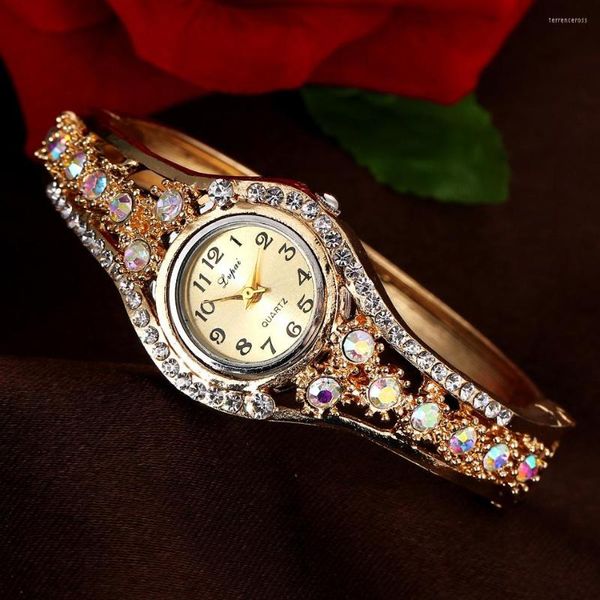 Montres-bracelets Femmes Montres De Luxe Strass Montre Pour Famale Marque Bracelet Style Ethnique Diamant