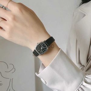 Horloges Dames eenvoudige vintage horloges voor dames Wijzerplaat polshorloge Lederen band polshorloge Hoge kwaliteit Dames Casual armbandhorloges 24329