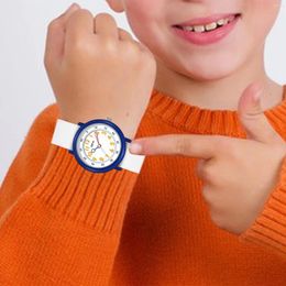 Montres-bracelets montre-bracelet 38mm diamètre lumineux facile à lire bracelet en silicone 3 barres de profondeur étanche pour la natation Sport enfants