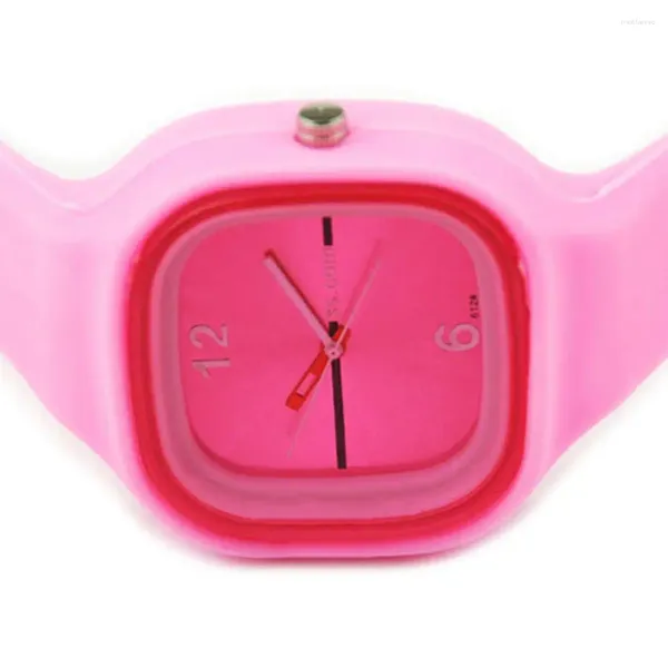 Relojes de pulsera Reloj de pulsera Moda Silicona Cuarzo Cuadrado Deporte Hombres Mujeres Dial Jelly Simple Band Ligero y cómodo para