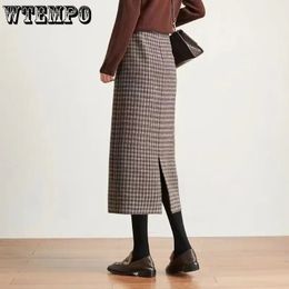 Wtempo Classic Plaid midi jupes femmes automne vintage élégant dames derrière la fente conçue tout-correspondant harajuku mode 240328