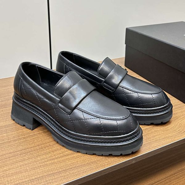 Xiaoxiang Academy Style Lefu Chaussures, peau de vache, motif diamant, tête ronde, semelle épaisse, style britannique, homme paresseux, portant de petites chaussures en cuir avec une seule étape, femme