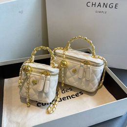 Xiaoxiangfeng Box Bag 2023 Summer New High Grade Lingge Chain Portable Small Women's Fashion Shoulder