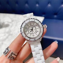Xiaoxiangfeng Classic J12 Ceramic Watch Fashion Fashion Mens and Womens Quartz Pareja Mira 520 regalo