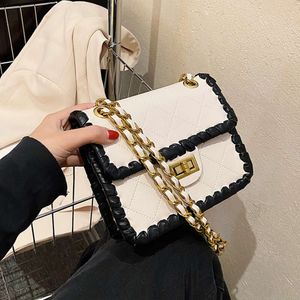 Xiaoxiangfeng Instagram-ketting voor dames Nieuwe veelzijdige stijl Crossbody met enkele schouder Trendy kleine vierkante tas directe verkoop in de fabriek